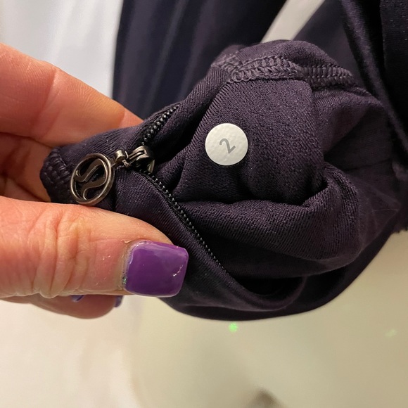 Lululemon- a symmetrical jacket plum - Picture 5 of 5